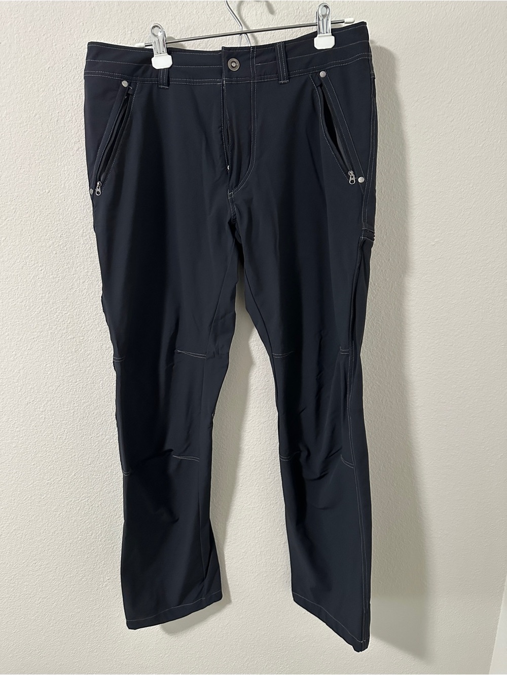 Kuhl men’s Raid pants with drawstring cuffs. Slate grey/black in color.